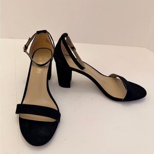 Dream Pairs Classic Black Strap Block Heels Size 8 1/2